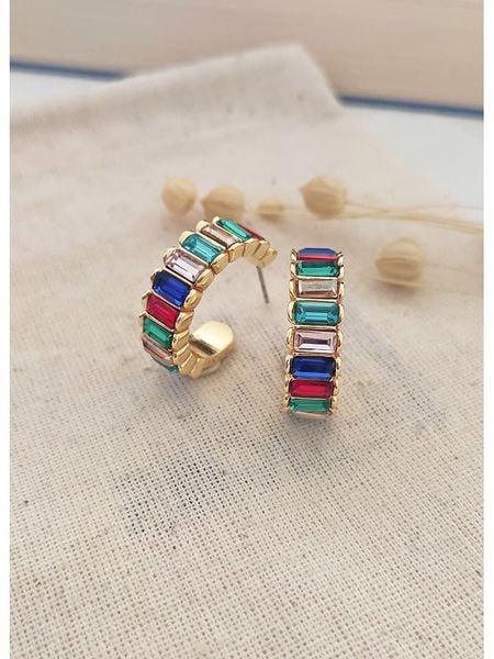 Atelier MIU Pozłacane kolczyki-kreole z cyrkoniami rozmiar: onesize. Żółte kolczyki atelier MIU, z cyrkonią, pozłacane. Za 56.95 zł.