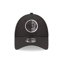 Czapka z daszkiem New Era 9Forty Mesh. Czarne czapki z daszkiem New Era, bez wzorów, z meshu, sportowe. Za 212.50 zł.