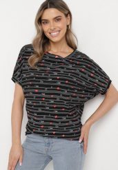 Czarna Bawełniana Bluzka w Print o Fasonie Nietoperza Velttia. Czarne bluzki Born2be, bez wzorów, z bawełny, wizytowe, bez kołnierzyka, bez ramiączek. Za 59.99 zł.