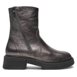 Botki Caprice. Szare botki Caprice, bez wzorów, bez obcasa, na płaskiej podeszwie, bez zapięcia. Za 279.99 zł.