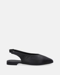 CZARNE SANDAŁY Z KRYTYM NOSKIEM 0028591 BLACK. Czarne sandały Venezia, bez wzorów, ze skóry, bez obcasa, bez zapięcia. Za 249.00 zł.