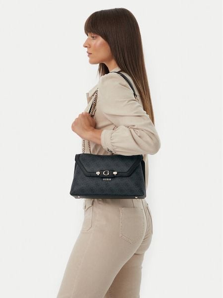 Guess Torebka Lindsey HWSG97 49210 Czarny. Czarne listonoszki Guess, z aplikacjami, ze skóry, bez dodatków. Za 474.99 zł.