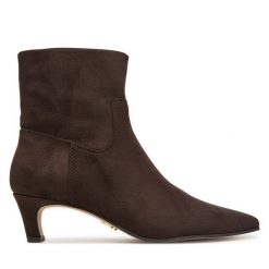 Botki Steve Madden. Brązowe botki Steve Madden, bez wzorów, bez obcasa, na słupku, bez zapięcia. Za 559.99 zł.