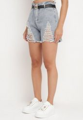 Jasnoniebieskie Jeansowe Szorty z Bawełny z Wysokim Stanem Ozdobione Przetarciami i Paskiem Vikilaena. Niebieskie szorty Born2be, bez wzorów, z bawełny, eleganckie. Za 69.99 zł.
