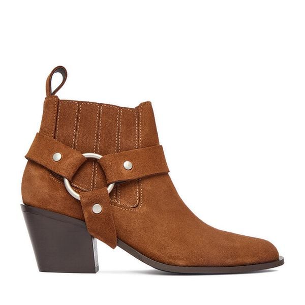 Botki Badura. Brązowe botki Badura, bez wzorów, bez obcasa, na słupku, bez zapięcia. Za 259.99 zł.