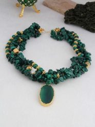 L'Atelier de Gaia Pozłacany naszyjnik z elementami ozdobnymi - dł. 47 cm rozmiar: onesize. Zielone naszyjniki L'Atelier de Gaia, z materiału, pozłacane. Za 187.52 zł.