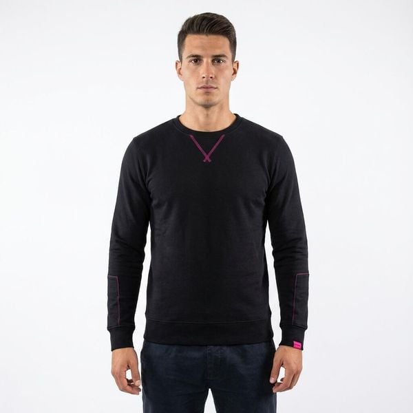 Damska bluza NEBI czarna. Czarne bluzy LEGEA, xs, bez wzorów, z bawełny, bez kaptura, na fitness i siłownię. Za 72.00 zł.