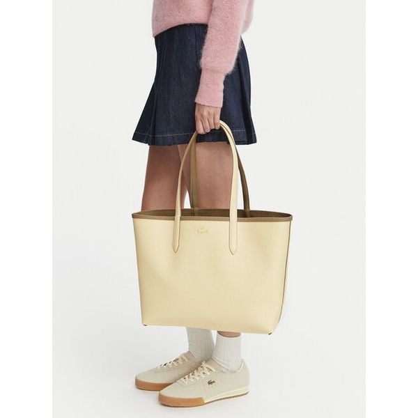 Torebka Lacoste. Torebki klasyczne Lacoste, bez wzorów, klasyczne, bez dodatków. Za 614.99 zł.