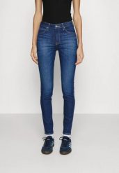 LEE DAMSKIE SPODNIE JEANSOWE LEE SCARLETT HIGH NIGHT SKY L626GUD38 112338320. Jeansy Lee, l, bez wzorów, z jeansu. Za 229.99 zł.