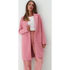 Płaszcz przed kolano - Różowy. Czerwone płaszcze Mohito, l, bez wzorów, bez kaptura. Za 199.99 zł.