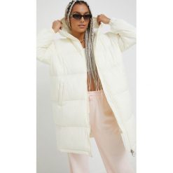Fila kurtka damska kolor beżowy zimowa. Brązowe kurtki Fila, na zimę, l, bez wzorów, z kapturem. W wyprzedaży za 479.99 zł.