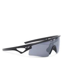 Okulary przeciwsłoneczne Oakley. Czarne okulary przeciwsłoneczne Oakley, bez wzorów. Za 999.99 zł.
