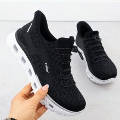 Półbuty sportowe damskie w panterkę czarne Rieker M6066-01. Czarne buty sportowe lifestyle Rieker, bez wzorów, z materiału, sportowe, bez zapięcia. Za 227.49 zł.