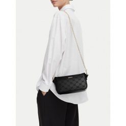 Torebka MEXX. Czarne torebki klasyczne Mexx, bez wzorów, klasyczne, bez dodatków. Za 149.99 zł.