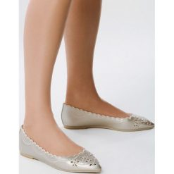 Złote Balerinki Newish. Baleriny marki Born2be. Za 69.99 zł.