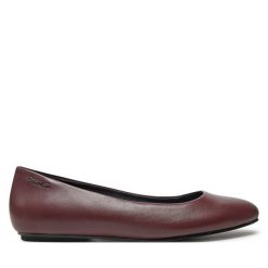 Baleriny Calvin Klein. Fioletowe baleriny Calvin Klein, bez wzorów, bez obcasa, bez zapięcia. Za 399.99 zł.