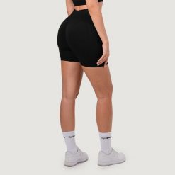 Szorty damskie fitness bezszwowe slim Black NEO. Czarne szorty sportowe GYMBEAM, bez wzorów, z elastanu, do biegania. Za 83.90 zł.