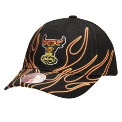 Czapka z daszkiem Mitchell & Ness NBA Chicago Bulls Flamez - 6LUXMM20018. Czarne czapki z daszkiem Mitchell & Ness, bez wzorów, sportowe. Za 89.00 zł.
