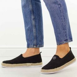 Czarne espadryle damskie Vinceza 13659. Czarne espadryle VINCEZA, bez wzorów, z bawełny, eleganckie, z okrągłym noskiem, bez obcasa. Za 129.00 zł.