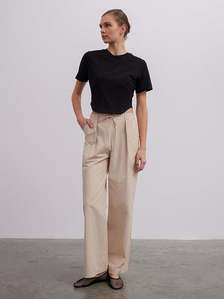 BGN Spodnie w kolorze beżowym rozmiar: 36. Brązowe spodnie materiałowe BGN, bez wzorów, z materiału, z podwyższonym stanem. Za 87.40 zł.