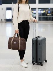 Torba podróżna - brązowy. Brązowe torby podróżne Sinsay, bez wzorów. Za 25.99 zł.