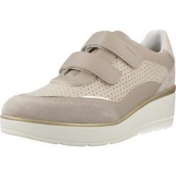 Buty GEOX D ILDE Jasnobrązowy. Brązowe buty trekkingowe Geox, ze skóry, bez zapięcia. Za 284.99 zł.