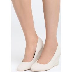 Beżowe Koturny Walk With You. Czółenka marki Born2be. Za 69.99 zł.