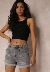 Szare Szorty z Jeansu z Modnymi Zakładkami Tenak. Szare szorty Renee, bez wzorów, z jeansu, klasyczne. W wyprzedaży za 43.99 zł.