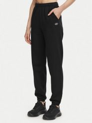 Under Armour Spodnie dresowe Ua Rival 6013551 Czarny Regular Fit. Czarne spodnie dresowe Under Armour, bez wzorów, z bawełny. Za 219.99 zł.