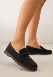 Czarne Lekkie Mokasyny VICES z Metalowymi Ozdobami i Skórzaną Wkladką Adrialee. Czarne mokasyny Born2be, bez wzorów, z materiału, z okrągłym noskiem. Za 89.99 zł.