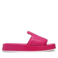 Klapki Nessi. Czerwone klapki Nessi, bez wzorów, bez obcasa, bez zapięcia. Za 299.99 zł.