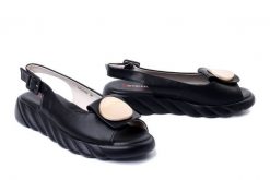 ARTIKER RELAKS 52C1630 czarny, sandały damskie. Czarne sandały Artiker Relaks, bez wzorów, z gumy, bez obcasa, na koturnie, bez zapięcia. Za 249.90 zł.