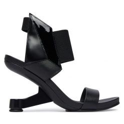 Sandały United Nude. Czarne sandały United Nude, bez wzorów, bez obcasa, na koturnie, bez zapięcia. Za 1,489.00 zł.