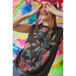 Medicine top bawełniany kolor szary. Szare topy MEDICINE, l, bez wzorów, z bawełny, bez kołnierzyka, bez ramiączek. Za 59.90 zł.