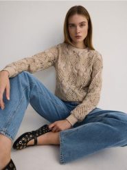 Bluzka z haftem - beżowy. Brązowe bluzki Reserved, l, bez wzorów, z koronki, bez kołnierzyka, bez ramiączek. W wyprzedaży za 89.99 zł.