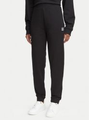 HUGO Spodnie dresowe Nelfinia 50576343 Czarny Regular Fit. Czarne spodnie dresowe Hugo, bez wzorów, z bawełny. Za 549.99 zł.