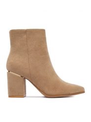DeeZee Botki 5628-1 Beżowy. Brązowe botki DeeZee, bez wzorów, z materiału, bez obcasa, na słupku, bez zapięcia. Za 199.99 zł.