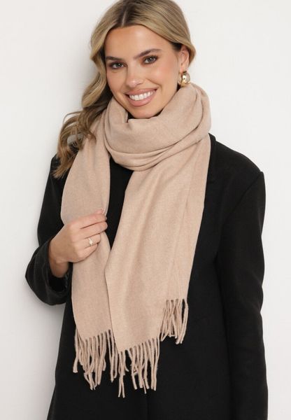 Beżowy Szalik z Bawełną i Wiskozą Ozdobiony Frędzlami Siadortia. Brązowe szaliki i kominy Born2be, bez wzorów, z bawełny, biznesowe. Za 44.99 zł.