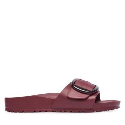 Klapki Birkenstock. Czerwone klapki Birkenstock, bez wzorów, bez obcasa, bez zapięcia. Za 224.99 zł.