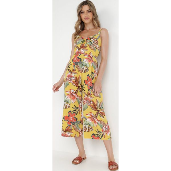 Żółty Kombinezon Kalonice. Żółte kombinezony Born2be, na co dzień, l, z aplikacjami, bez kołnierzyka, bez ramiączek, maxi, proste. Za 99.99 zł.