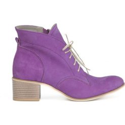 Sznurowane botki na 5 cm klocku - skóra naturalna - model 482 - fioletowy nubuk. Fioletowe botki Zapato, bez wzorów, z jeansu, biznesowe, za kostkę, bez obcasa, na obcasie, bez zapięcia. Za 419.00 zł.