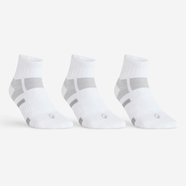 Skarpety sportowe tenis RS560 3 pary. Białe skarpetki Decathlon, bez wzorów, z bawełny. Za 49.99 zł.