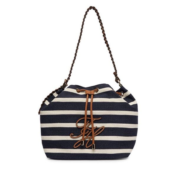 Torebka Tommy Hilfiger. Niebieskie torebki klasyczne Tommy Hilfiger, bez wzorów, bez dodatków. Za 414.99 zł.