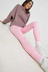 Adidas Originals legginsy damskie kolor różowy wzorzyste. Czerwone legginsy adidas Originals, bez wzorów, z dzianiny. W wyprzedaży za 149.99 zł.