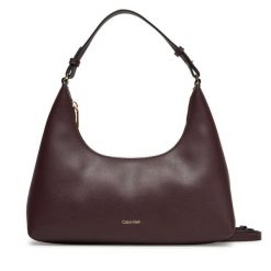 Torebka Calvin Klein. Czerwone torebki klasyczne Calvin Klein, bez wzorów, klasyczne, bez dodatków. Za 359.99 zł.