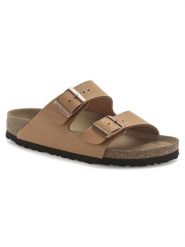 Birkenstock Klapki "Arizona" w kolorze jasnobrązowym rozmiar: 37. Brązowe klapki Birkenstock, bez wzorów, klasyczne, z otwartym noskiem, bez obcasa, bez zapięcia. Za 294.95 zł.