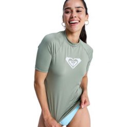 Koszulka damska z lycry OIL GREEN z krótkim rękawem. Zielone bikini Roxy, bez wzorów, z elastanu, sportowe. Za 129.99 zł.
