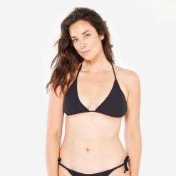 Góra kostiumu kąpielowego surfingowego damska Olaian Mae Simi teksturowana. Czarne bikini OLAIAN, bez wzorów, z elastanu, sportowe. Za 44.99 zł.