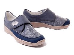 RIEKER 537C0-15 blue, półbuty damskie. Niebieskie półbuty wsuwane Rieker, bez wzorów, bez obcasa, na koturnie. Za 329.90 zł.