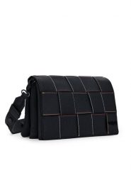 Desigual Torebka 25SAXPAR Czarny. Czarne listonoszki Desigual, bez wzorów, z materiału, bez dodatków. Za 359.99 zł.